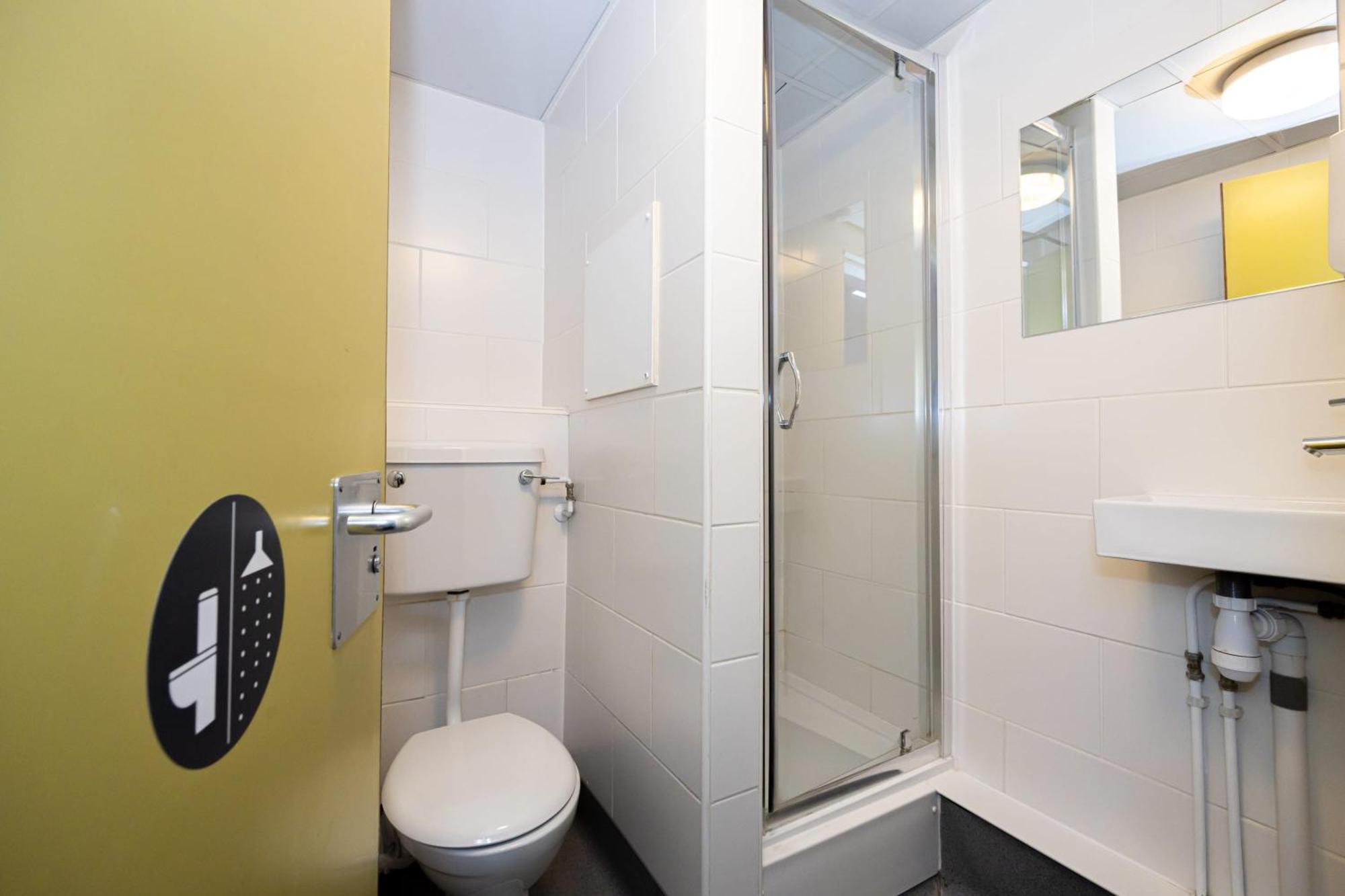 Spacious Room With Shared Facilities London Exterior foto